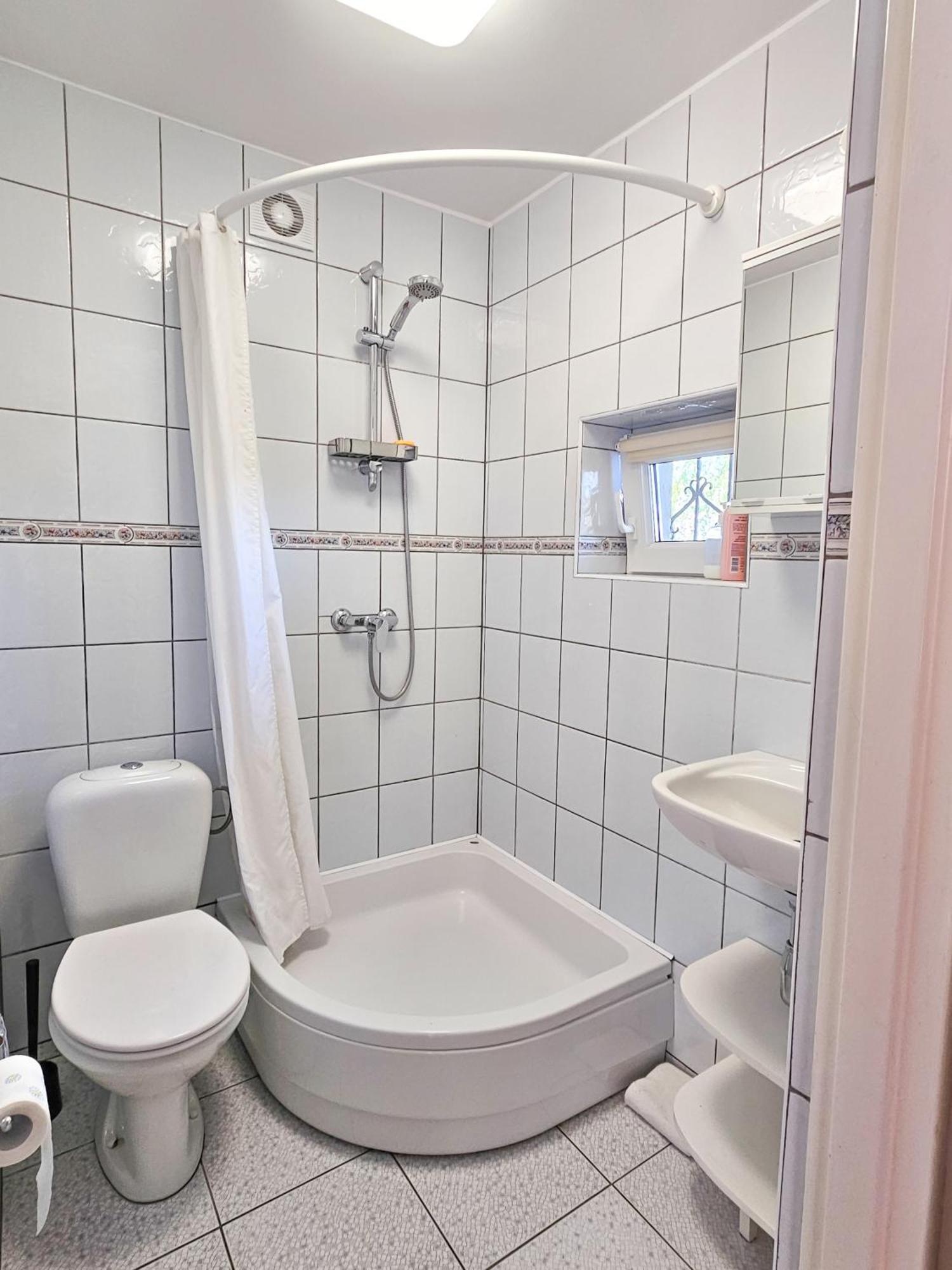 Domek Pod Klonami Na Mazurach Guty Esterno foto