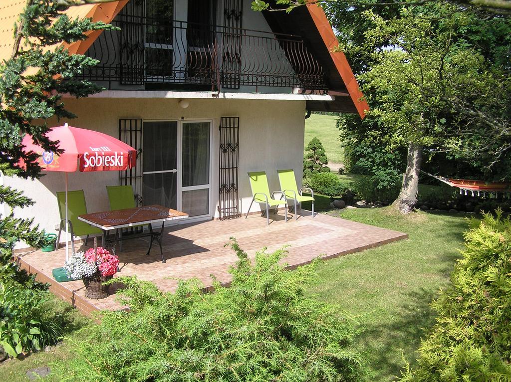Domek Pod Klonami Na Mazurach Guty Esterno foto